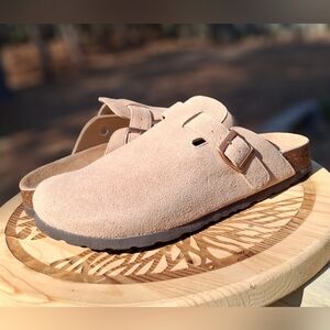 Men's Qomfort Tan Suede Slip-On Buckle Boston Style Clog Size 12 **READ**